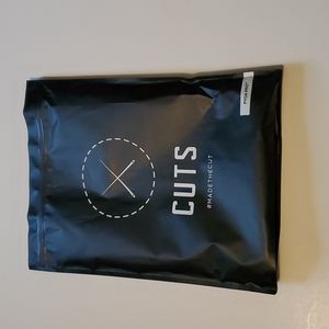 Cuts Mens XL White Long Sleeve Crew Neck